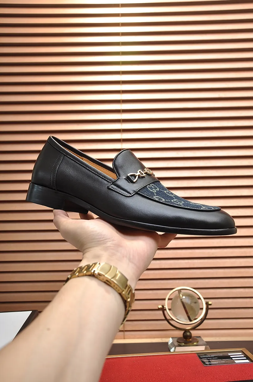 Men's shoes💰500💶Italy's top luxury men's shoe giant (GUCCI) (Gucci) (full cowhide lining) new arrival🍃Original European style🔰 Pleasant to the eye😍In order to make the shoes more durable and non-deformable🌀The production continues to follow traditional methods but there is still no lack of innovation💪Choose original sheepskin for the leather♻️ Smooth and natural And extra bright ⭐Made of imported cowhide, the first choice of rich people 38-45 (45 customized)